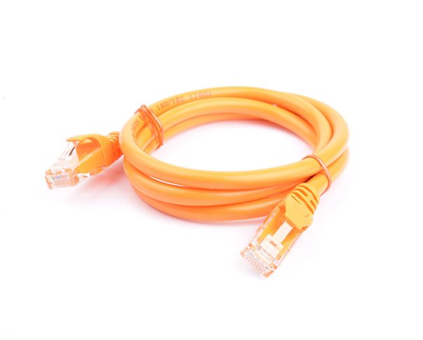 8WARE 1.5M POWER CABLE - IEC C13 TO WALL PLUG (ORANGE)